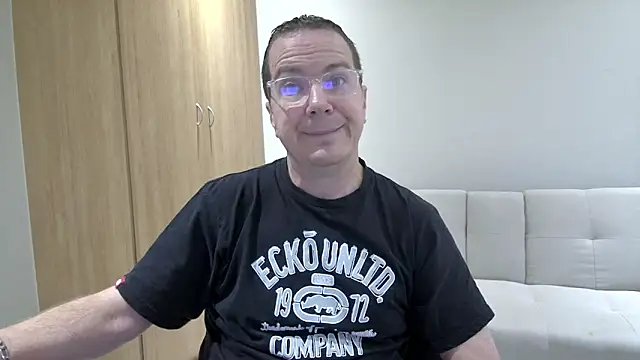 Snapshot of BrettJ81 chatting on 15, 3, 2026 BrettJ81 online show from 15, 3, 2026