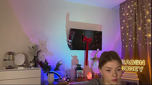 Aliceimhorny online show from 3, 12, 2024