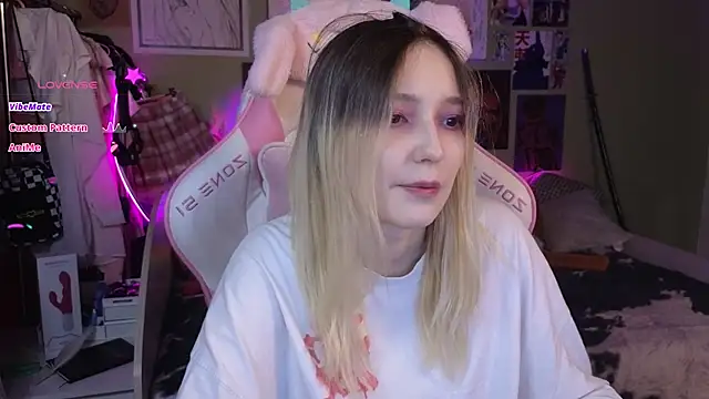 Evie Ro online show from 10, 1, 2025