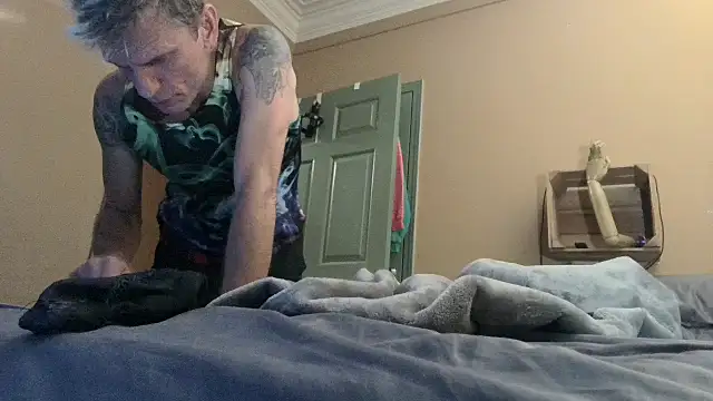 Snapshot of leahcimnikral chatting on 14, 11, 2025 leahcimnikral online show from 14, 11, 2025