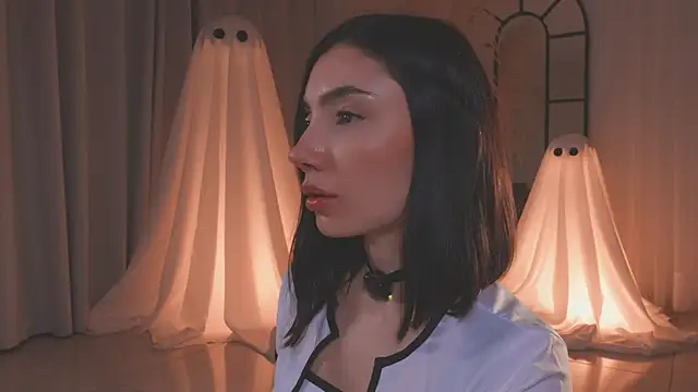 Snapshot of AmyArmstrong chatting on 17, 10, 2025 AmyArmstrong online show from 17, 10, 2025