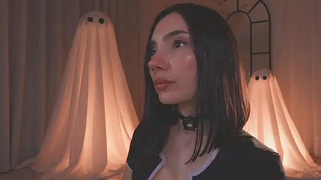 Snapshot of AmyArmstrong chatting on 18, 10, 2025 AmyArmstrong online show from 18, 10, 2025