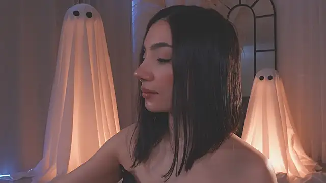 Snapshot of AmyArmstrong chatting on 19, 10, 2025 AmyArmstrong online show from 19, 10, 2025