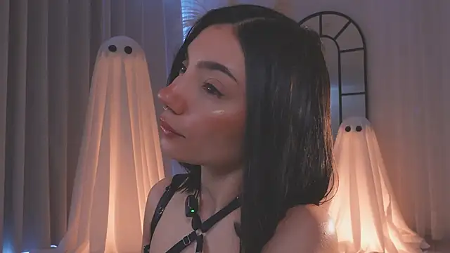 Snapshot of AmyArmstrong chatting on 20, 10, 2025 AmyArmstrong online show from 20, 10, 2025