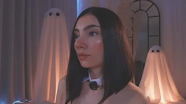 Snapshot of AmyArmstrong chatting on 28, 10, 2025 AmyArmstrong online show from 28, 10, 2025