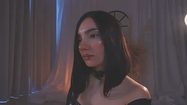 Snapshot of AmyArmstrong chatting on 8, 11, 2025 AmyArmstrong online show from 8, 11, 2025