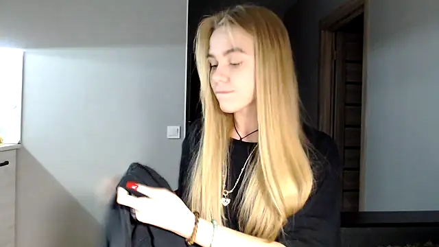 Snapshot of Sunbeam_ chatting on 5, 12, 2024 Sunbeam online show from 5, 12, 2024