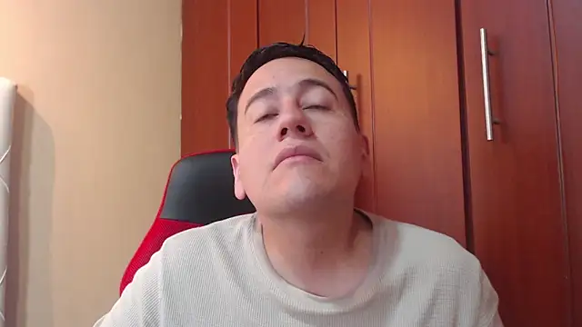 Snapshot of oliver_price1 chatting on 24, 12, 2024 oliver price1 online show from 24, 12, 2024