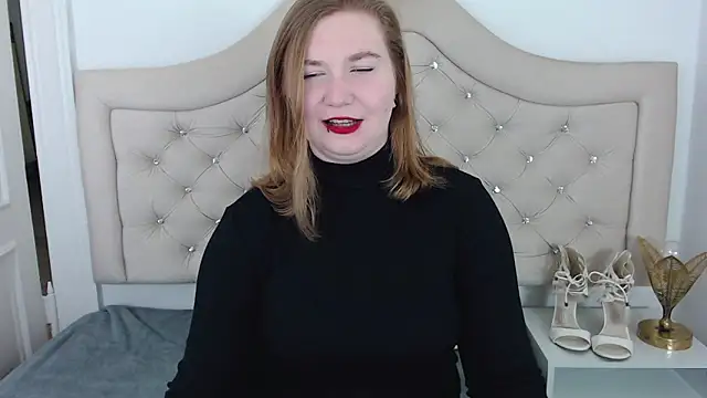Snapshot of LaraDream chatting on 7, 2, 2025 LaraDream online show from 7, 2, 2025