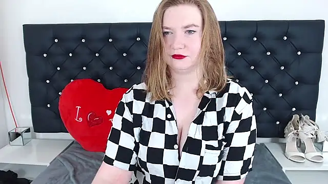 Snapshot of LaraDream chatting on 14, 2, 2025 LaraDream online show from 14, 2, 2025