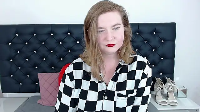 Snapshot of LaraDream chatting on 17, 2, 2025 LaraDream online show from 17, 2, 2025