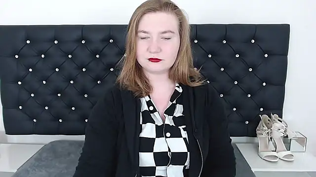 Snapshot of LaraDream chatting on 19, 2, 2025 LaraDream online show from 19, 2, 2025