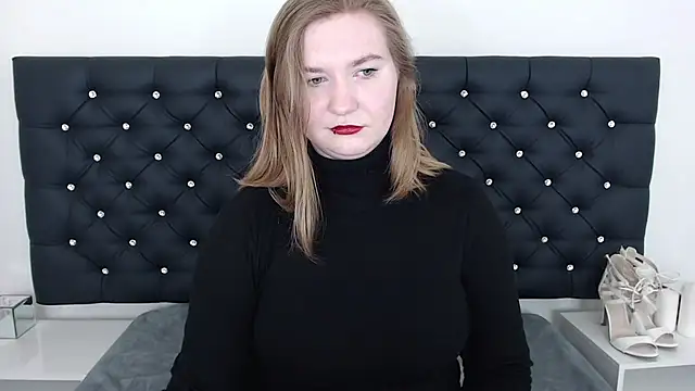 Snapshot of LaraDream chatting on 6, 3, 2025 LaraDream online show from 6, 3, 2025