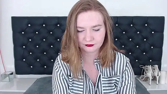 Snapshot of LaraDream chatting on 19, 3, 2025 LaraDream online show from 19, 3, 2025