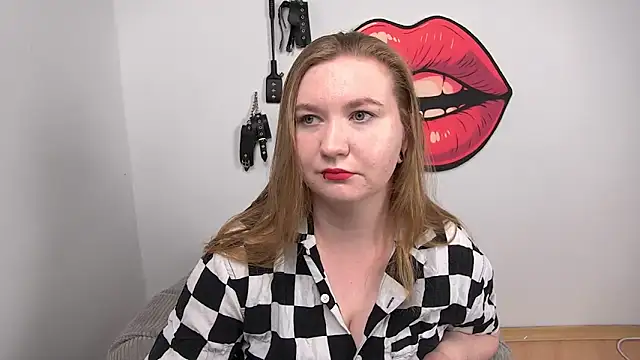 Snapshot of LaraDream chatting on 4, 10, 2025 LaraDream online show from 4, 10, 2025