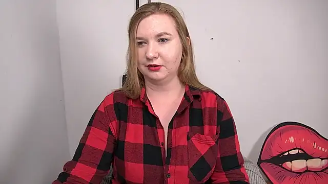 Snapshot of LaraDream chatting on 9, 10, 2025 LaraDream online show from 9, 10, 2025