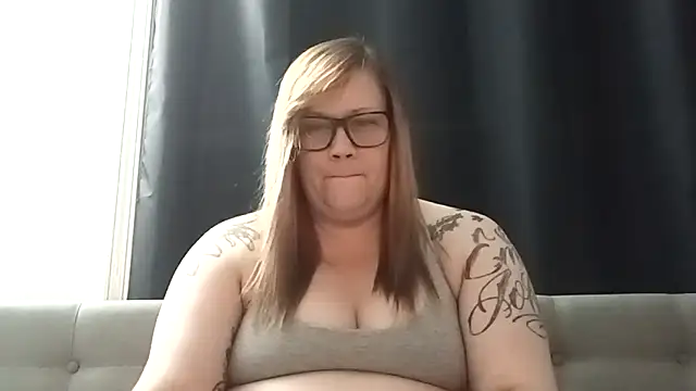 LIL NELLI online show from 26, 10, 2025